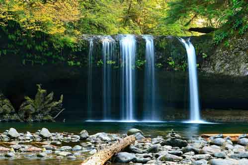 waterfalls-802003_1920.jpg